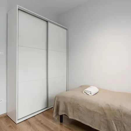 شقة Lwowska By The Malta By Renters بوزنان