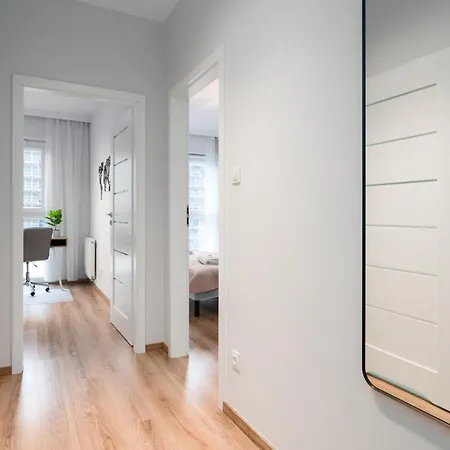 Lwowska By The Malta By Renters شقة بوزنان