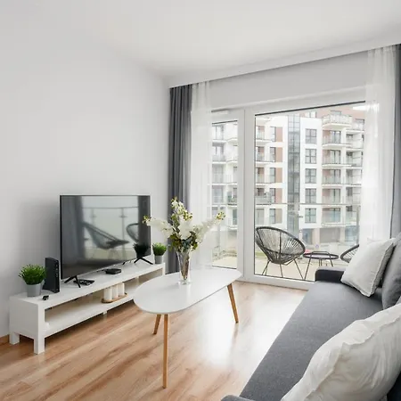 Lwowska By The Malta By Renters شقة