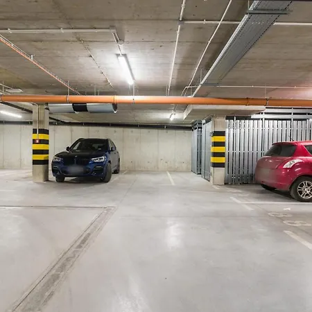 Lwowska By The Malta By Renters شقة