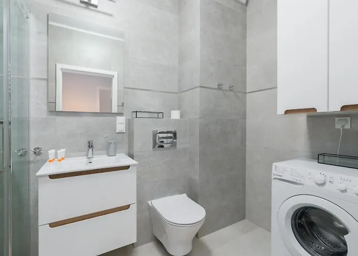 Lwowska By The Malta By Renters شقة *